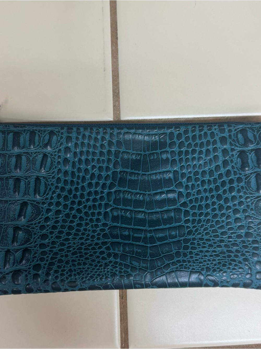 Makeup Junkie DemiMore Clutch Jade - Picture 2 of 7